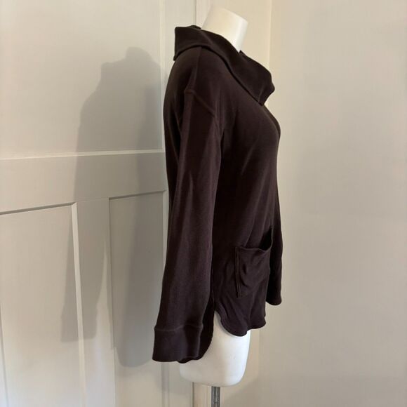 Chico's Zenergy size 6 Chocolate Brow Funnel Neck Ribbed Long Sleeve Top - Picture 2 of 8